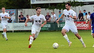 Auf Simon Haimerl, Lukas Chrubasik (v.l.) und Co. wartet am Samstag eine &uuml;beraus reizvolle Aufgabe gegen den Tabellenf&uuml;hrer.