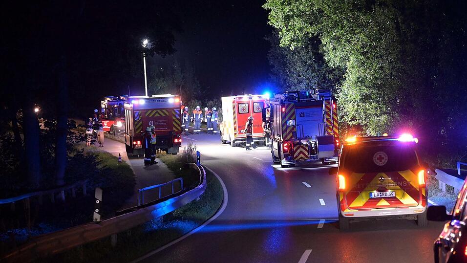 Auf der Kreisstraße LA2 zwischen Vilsbiburg und Seyboldsdorf gab es bei Hippenstall den zweiten Unfall binnen weniger Tage. Auf der Kreisstraße LA2 zwischen Vilsbiburg und Seyboldsdorf gab es bei Hippenstall den zweiten Unfall binnen weniger Tage.