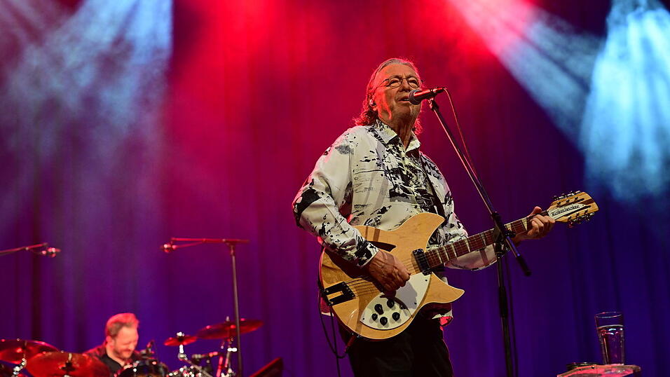 Peter Cornelius und seine Band boten ein Konzert, bei dem Musik, Text und Gesang perfekt harmonierten.