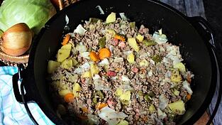 So sieht er aus, der Bauerntopf mit Hackfleisch und jeder Menge Gemüse.
