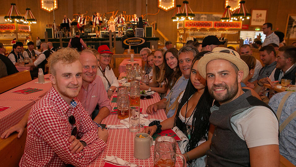 Die Partybilder von Mittwoch, 17. August 2022, aus dem Festzelt Krönner.