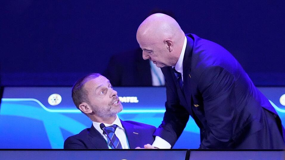 UEFA-Chef Ceferin ist der gro&szlig;e Gegenspieler von FIFA-Boss Infantino. (Archivbild)