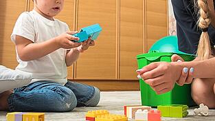 Etwa 320 000 Mütter leben in Bayern alleine mit ihren Kindern im Haushalt.