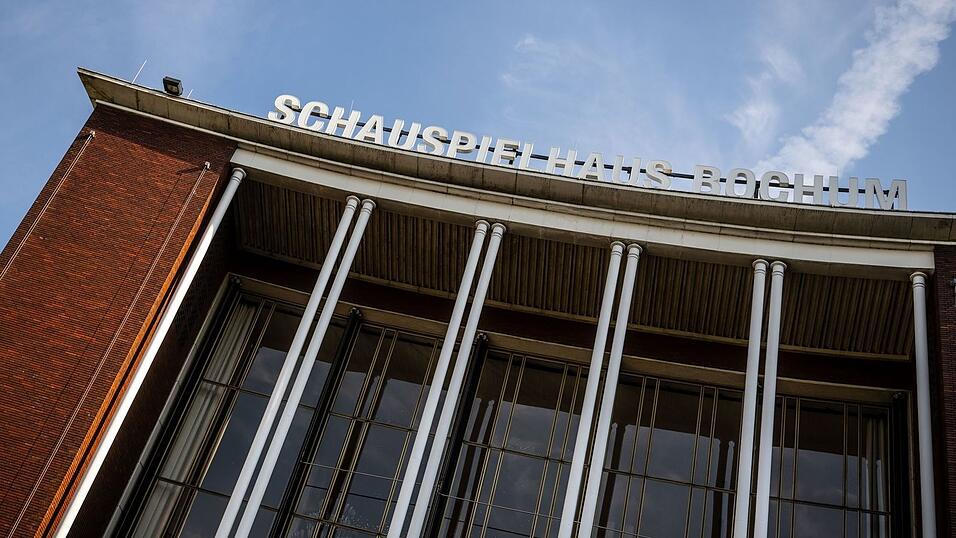 Das Schauspielhaus Bochum ist ein renommiertes Theater, das weit &uuml;ber die Stadt hinaus Publikum anlockt. (Archivbild)