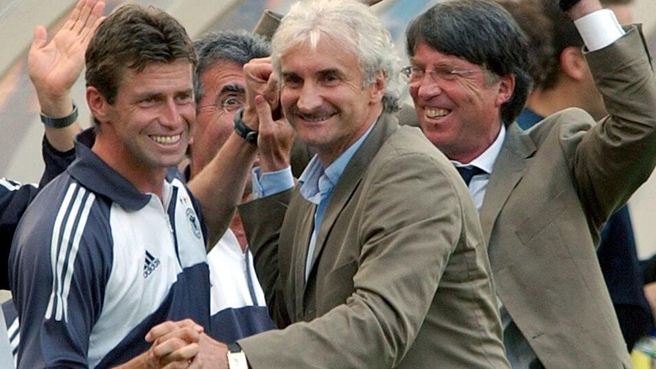 2002 feierte Rudi V&ouml;ller als DFB-Teamchef einen Sieg gegen Paraguay. (Archivbild)