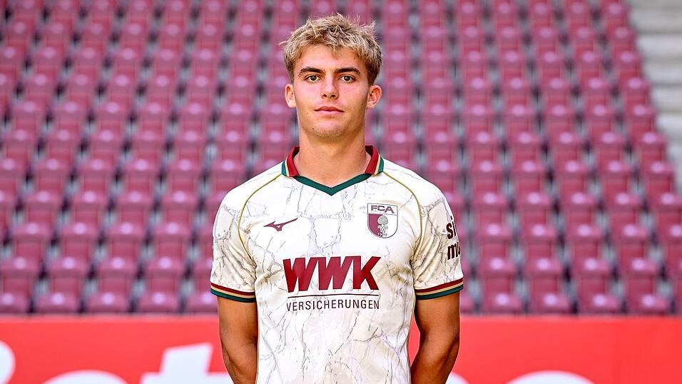 Nach wenigen Wochen in Augsburg schon erstmals zum DFB-Team geholt: Hennes Behrens. (Archivbild) Nach wenigen Wochen in Augsburg schon erstmals zum DFB-Team geholt: Hennes Behrens. (Archivbild)