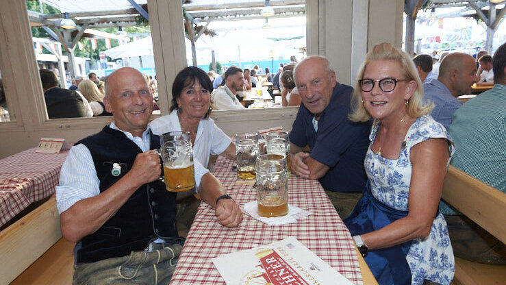 Die Partybilder vom Sonntag, 9. August, aus dem Festzelt Lechner. Die Partybilder vom Sonntag, 9. August, aus dem Festzelt Lechner.
