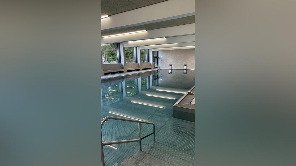 Nach den Herbstferien kann der Badespaß im erneuerten Kreishallenbad in Roding beginnen. Nach den Herbstferien kann der Badespaß im erneuerten Kreishallenbad in Roding beginnen.