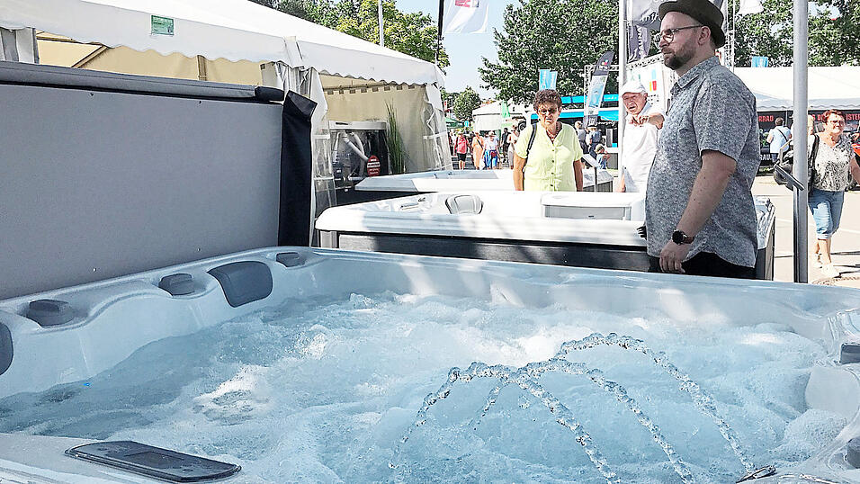 17 Aussteller von Whirlpools informieren auf der Ostbayernschau über ihre Geräte.