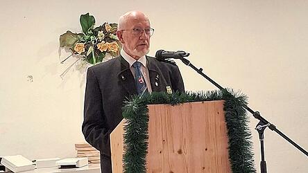 Gau-Ehrensch&uuml;tzenmeister Michael Ruhland blickte auf 75 Jahre Geschichte zur&uuml;ck.