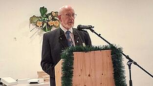 Gau-Ehrensch&uuml;tzenmeister Michael Ruhland blickte auf 75 Jahre Geschichte zur&uuml;ck.