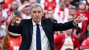 Sieg Nummer drei gegen Trier: Bayern-Coach Svetislav Pesic. (Archivbild) Sieg Nummer drei gegen Trier: Bayern-Coach Svetislav Pesic. (Archivbild)