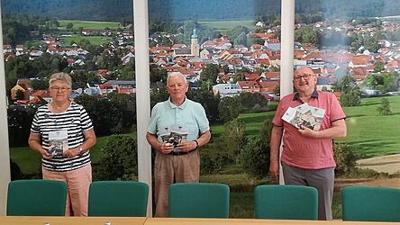 Im Rathaus wurde der Seniorenwegweiser vorgestellt.