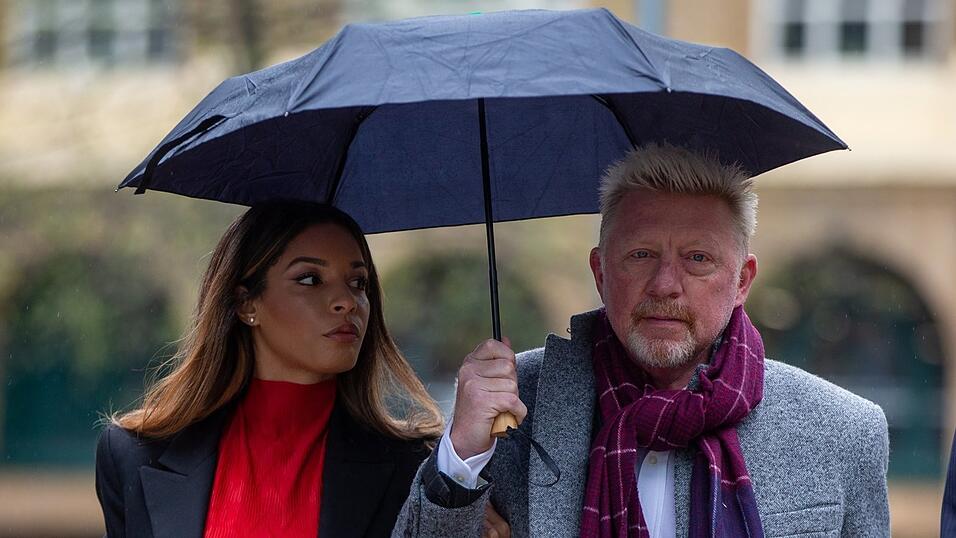 Boris Becker und seine Lebensgefährtin Lilian De Carvalho Monteiro am Mittwoch auf dem Weg ins Gericht. Sollte Becker verurteilt werden, drohen ihm bis zu sieben Jahre Haft. Boris Becker und seine Lebensgefährtin Lilian De Carvalho Monteiro am Mittwoch auf dem Weg ins Gericht. Sollte Becker verurteilt werden, drohen ihm bis zu sieben Jahre Haft.