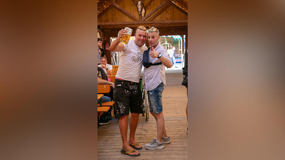 Die Partybilder vom Montag,11. August, aus dem Festzelt Nothaft. Die Partybilder vom Montag,11. August, aus dem Festzelt Nothaft.