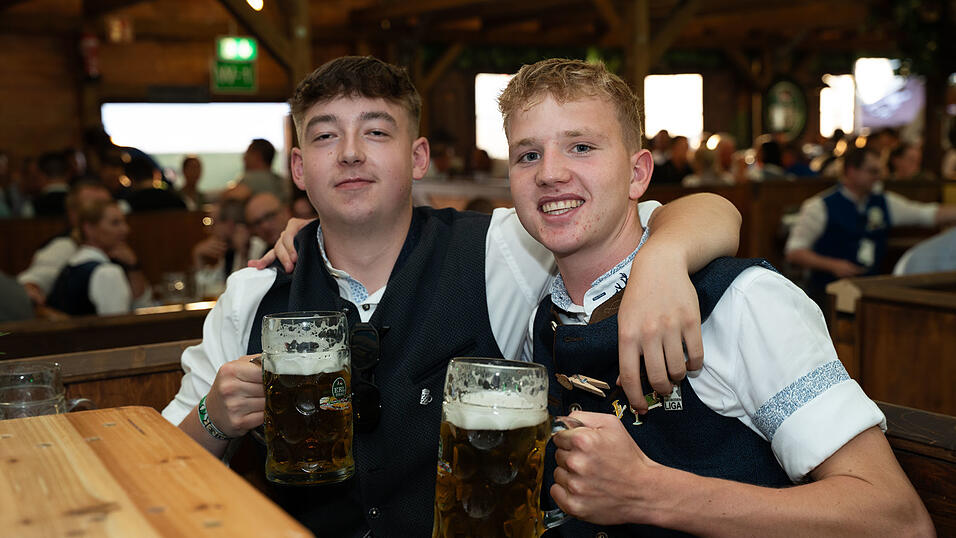 Die Partybilder vom Mittwoch, 12. August, aus dem Festzelt Wenisch. Die Partybilder vom Mittwoch, 12. August, aus dem Festzelt Wenisch.