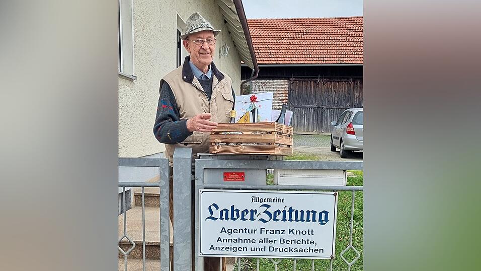 Seit 30 Jahren hängt dieses Schild am Zaun von Franz Knott. Ob es weiterhin dort hängen soll, entscheide er noch, sagte er.