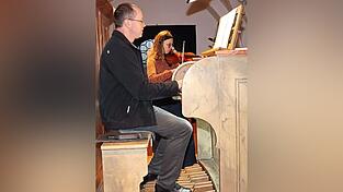 Katharina Schwaiger und Michael Huber aus Bergen auf der Empore.