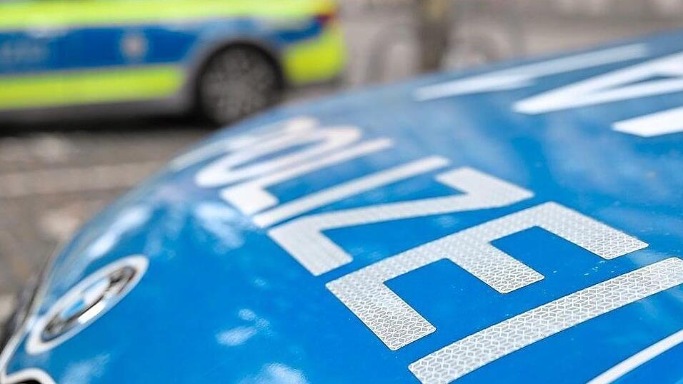 Die Nittenauer Polizei ermittelt wegen Bedrohung und Hausfriedensbruchs. Die Nittenauer Polizei ermittelt wegen Bedrohung und Hausfriedensbruchs.