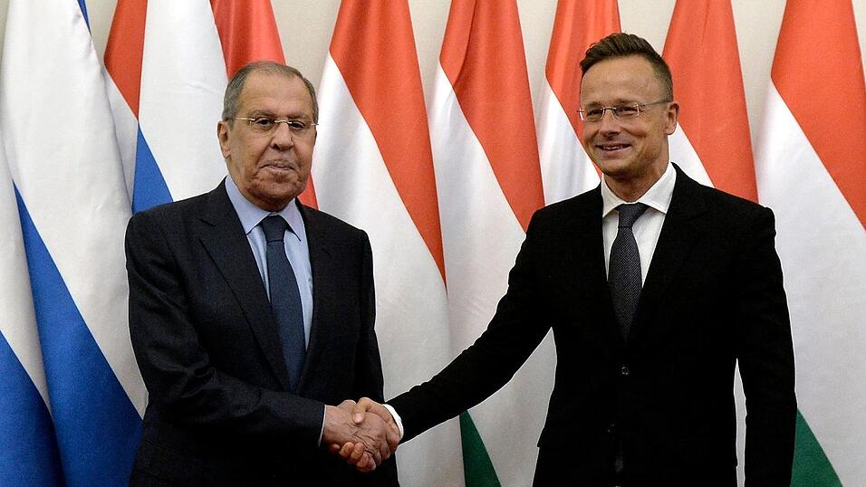 Ungarns Au&szlig;enminister Peter Szijjarto soll laut Medienberichten seinem russischen Kollegen Sergej Lawrow EU-Interna &uuml;bermittelt haben.