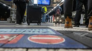 Wegen umfangreicher Sanierungsarbeiten f&auml;hrt am Ulmer Hauptbahnhof aktuell nur der Regionalverkehr.