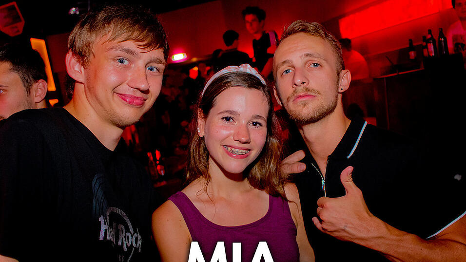 Beste Stimmung auf der Oberstufenparty im Mia Nightclub in Cham. Beste Stimmung auf der Oberstufenparty im Mia Nightclub in Cham.