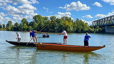Erwischt: Einer geht baden.