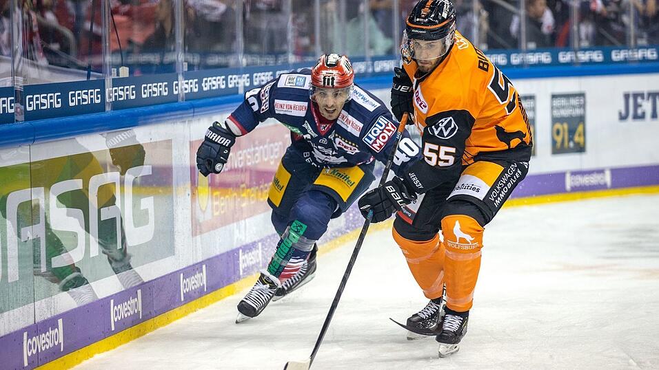 Button (r) verlängert in Augsburg. (Archivbild) Button (r) verlängert in Augsburg. (Archivbild)