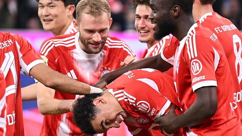 Jamal Musiala jubelt &uuml;ber sein erstes Bundesliga-Tor seit fast einem Jahr.