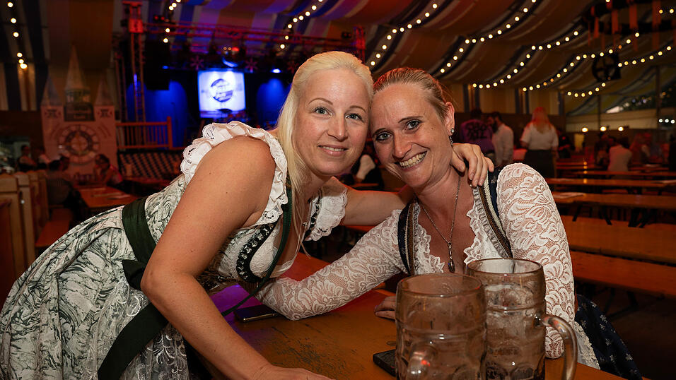 Die Partybilder vom Mittwoch, 12. August, aus dem Festzelt Reisinger. Die Partybilder vom Mittwoch, 12. August, aus dem Festzelt Reisinger.