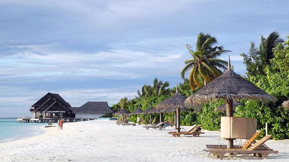 Auf den Malediven verbringen Pärchen besonders gern einen romantischen Urlaub. Auf den Malediven verbringen Pärchen besonders gern einen romantischen Urlaub.