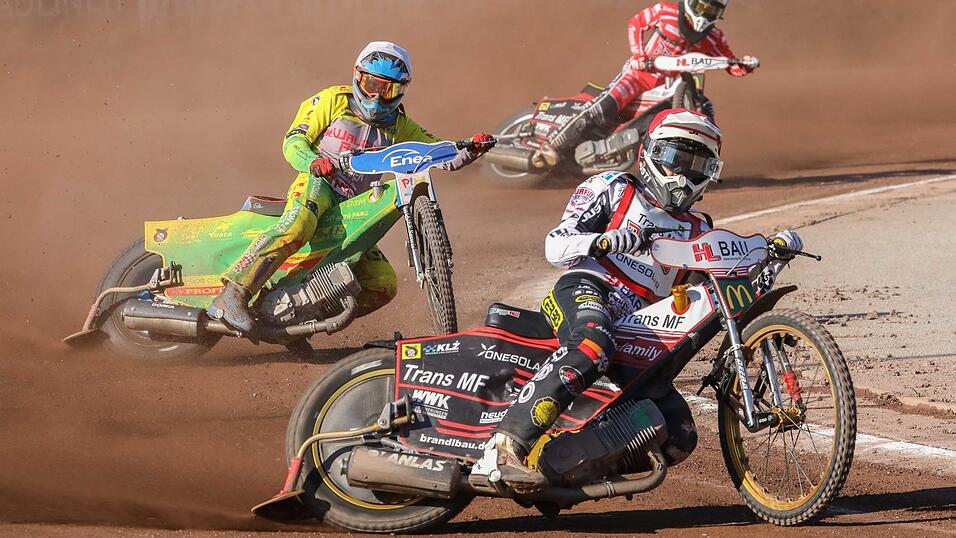 Am Sonntag wird der Italiener Paco Castagna auf dem Oval inder OneSolar-Arena Ellermühle wieder kräftig am Gasgriff drehen. Am Sonntag wird der Italiener Paco Castagna auf dem Oval inder OneSolar-Arena Ellermühle wieder kräftig am Gasgriff drehen.