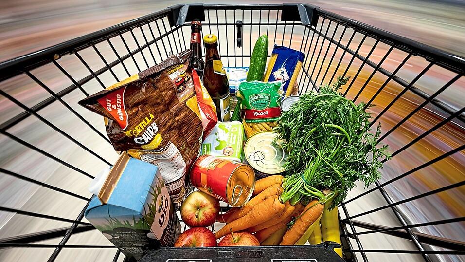 Wenn bei Hitze dringende Eink&auml;ufe anstehen, k&ouml;nnen Hitzepaten helfen. Das Freiwilligen Zentrum bringt &auml;ltere Menschen und Freiwillige zusammen.