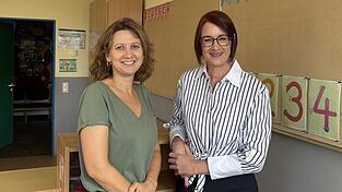 Für Stefanie Brunner (rechts) und Regina Stöhr (links) ist es wichtig, dass die Kinder einen wertigen Schultag haben. Deshalb können die Ganztagsklassen freitags ein freizeitpädagogisches Angebot in Anspruch nehmen. Für Stefanie Brunner (rechts) und Regina Stöhr (links) ist es wichtig, dass die Kinder einen wertigen Schultag haben. Deshalb können die Ganztagsklassen freitags ein freizeitpädagogisches Angebot in Anspruch nehmen.