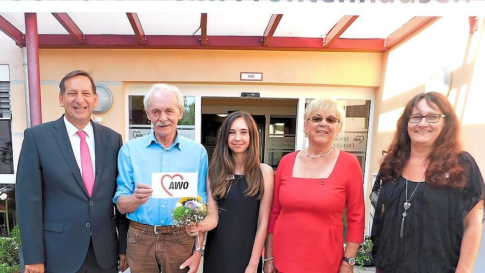 B&uuml;rgermeister Dr. Franz Gassner, Bezirksgesch&auml;ftsf&uuml;hrer der AWO Alois Fraunholz, die kommissarische Einrichtungsleiterin Michaela Beer, Heimbeiratsvorsitzende Helga Mayer und die k&uuml;nftige Einrichtungsleiterin Corinna Hartmann.
