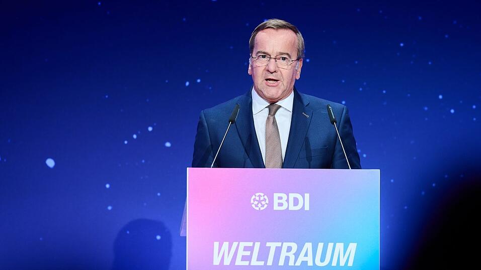 Verteidigungsminister Boris Pistorius (SPD) nannte in Berlin eine belastbare Struktur aus Satellitenkonstellationen, Bodenstationen, gesicherten Startfähigkeiten ins All und den nötigen Services als Ziel des Programms.