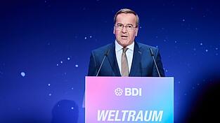 Verteidigungsminister Boris Pistorius (SPD) nannte in Berlin eine belastbare Struktur aus Satellitenkonstellationen, Bodenstationen, gesicherten Startfähigkeiten ins All und den nötigen Services als Ziel des Programms.