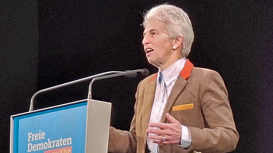 Marie-Agnes Strack-Zimmermann sagt selbstironisch: 'Auch die Oma geht nach Europa.' Marie-Agnes Strack-Zimmermann sagt selbstironisch: 'Auch die Oma geht nach Europa.'