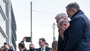 Scholz besuchte den Tatort. Scholz besuchte den Tatort.