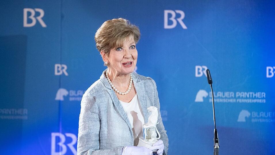Für ihre Arbeit bekam sie viele Preise, darunter den Ehrenpreis des Bayerischen  Fernsehpreises. (Archiv) Für ihre Arbeit bekam sie viele Preise, darunter den Ehrenpreis des Bayerischen  Fernsehpreises. (Archiv)