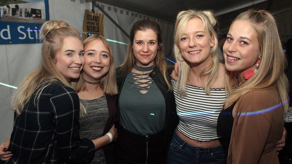 Die besten Bilder vom Wein- und Wei&szlig;bierfest des Burschenvereins Arth und der M&auml;dchengruppe.