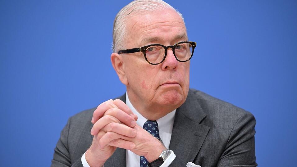 Ungeregelte Knallerei führe immer wieder zu schweren Verletzungen, warnte Reinhardt. (Archivfoto) Ungeregelte Knallerei führe immer wieder zu schweren Verletzungen, warnte Reinhardt. (Archivfoto)