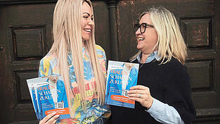 Zwei starke Frauen, die auf Frauen bauen: Unternehmerin Tanja Adler (l.) sowie Business-Mentorin und Life-Coach Christine Habedank.