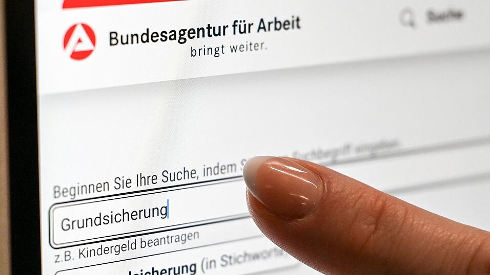 Immer wieder wird Grundsicherung in betrügerischer Absicht beantragt. (Symbolfoto) Immer wieder wird Grundsicherung in betrügerischer Absicht beantragt. (Symbolfoto)