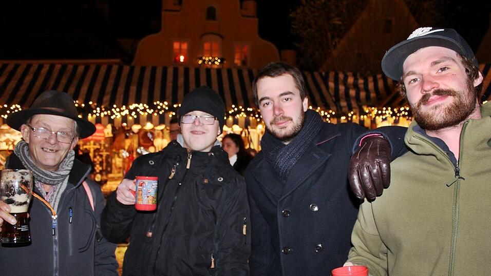 Am Donnerstagabend ist der Landshuter Christkindlmarkt eröffnet worden. Am Donnerstagabend ist der Landshuter Christkindlmarkt eröffnet worden.