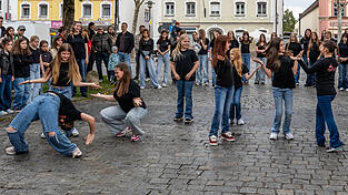 Mit Hip-Hop-Darbietungen begeisterte der Nachwuchs der Tanzschule &bdquo;Heartbeat&ldquo; die Zuschauer.