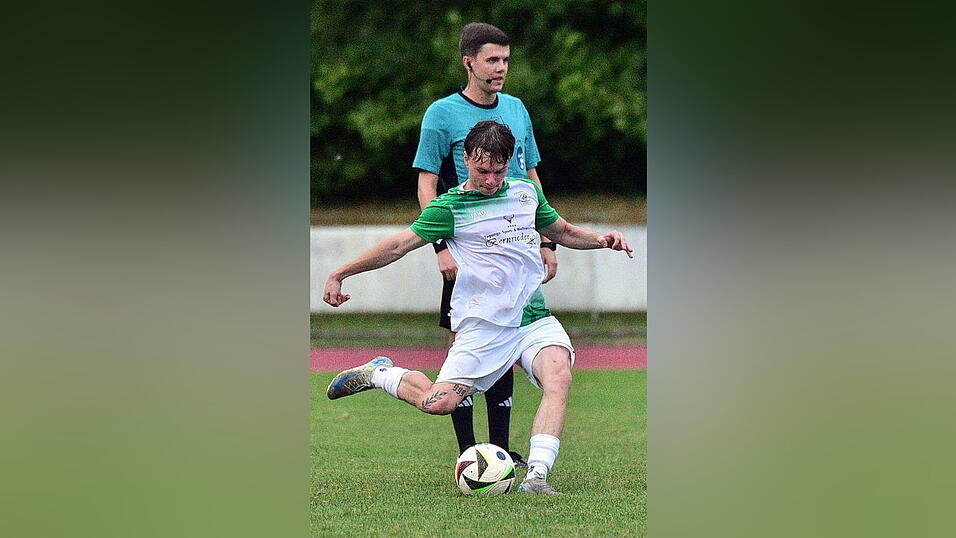Laurin Hübscher wird der SpVgg GW Deggendorf nach seiner zweiten Roten Karte in dieser Saison noch fehlen. Laurin Hübscher wird der SpVgg GW Deggendorf nach seiner zweiten Roten Karte in dieser Saison noch fehlen.