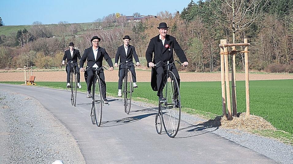 Der Radweg Bubach-Dittenkofen wurde offiziell freigegeben. Der Radweg Bubach-Dittenkofen wurde offiziell freigegeben.