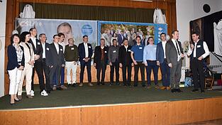 Die Kandidaten f&uuml;r das Amt des B&uuml;rgermeisters und des Gemeinderats stellten sich vor.