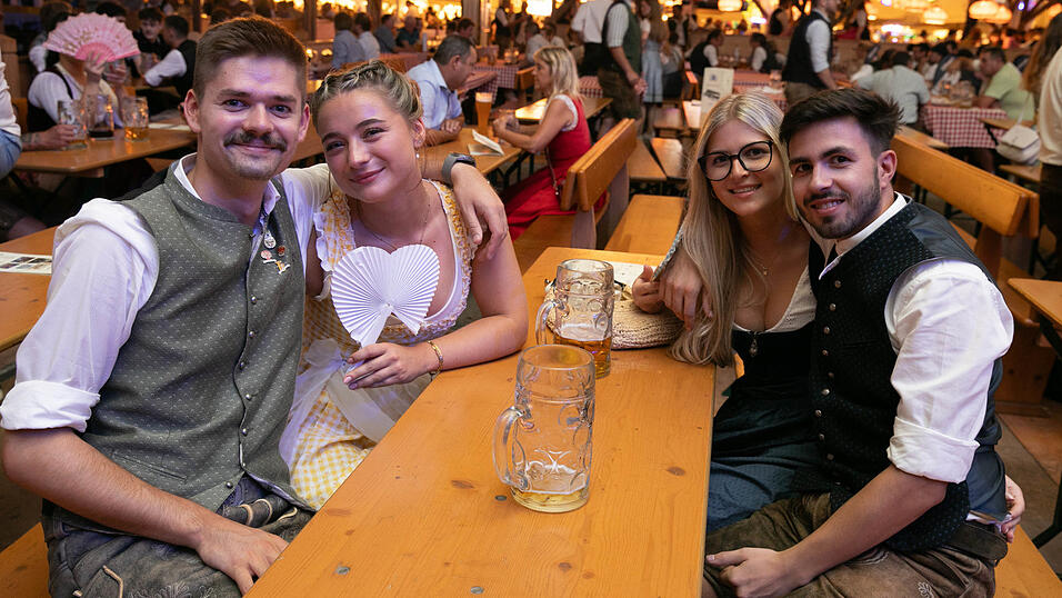 Die Partybilder vom Donnerstag, 14. August, aus dem Festzelt Reisinger. Die Partybilder vom Donnerstag, 14. August, aus dem Festzelt Reisinger.